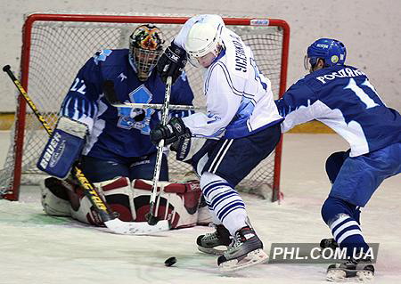 Игровой момент матча чемпионата Беларуси по хоккею меду хоккейными клубами Витебск. Фото: https://phl.com.ua