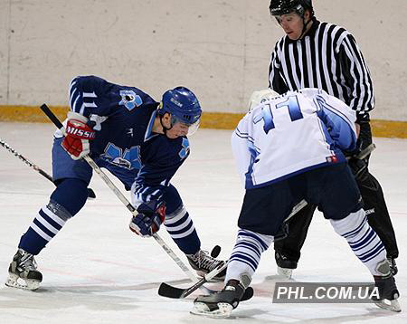 Игровой момент матча чемпионата Беларуси по хоккею меду хоккейными клубами Витебск. Фото: https://phl.com.ua