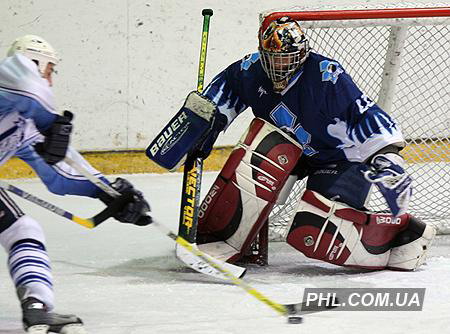 Игровой момент матча чемпионата Беларуси по хоккею меду хоккейными клубами Витебск. Фото: https://phl.com.ua