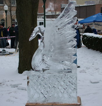 В США проходит 26 Международный конкурс по вырезке ледяных скульптур. Фото: Великая Эпоха