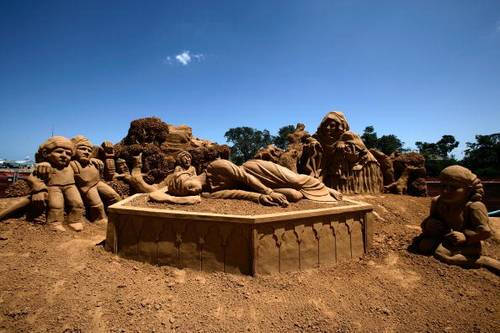 В австралийском городе Мельбурн проходит выставка песочных скульптур. Фото: Kristian Dowling/Getty Images