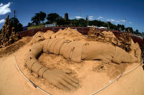 В австралийском городе Мельбурн проходит выставка песочных скульптур. Фото: Kristian Dowling/Getty Images
