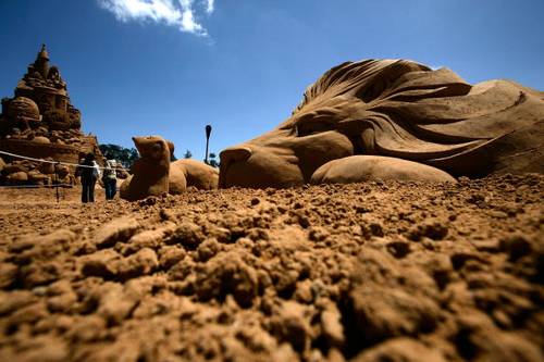 В австралийском городе Мельбурн проходит выставка песочных скульптур. Фото: Kristian Dowling/Getty Images