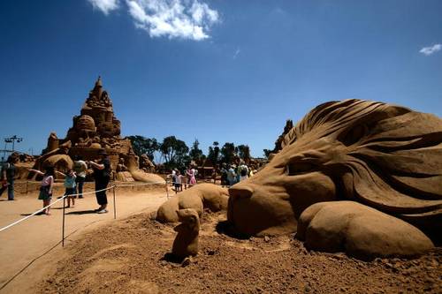 В австралийском городе Мельбурн проходит выставка песочных скульптур. Фото: Kristian Dowling/Getty Images