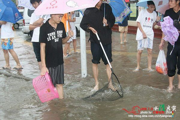 Ливни в провинции Хубэй вызвали сильные наводнения. Фото с epochtimes.com