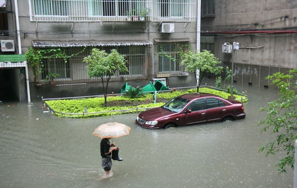 Ливни в провинции Хубэй вызвали сильные наводнения. Фото с epochtimes.com