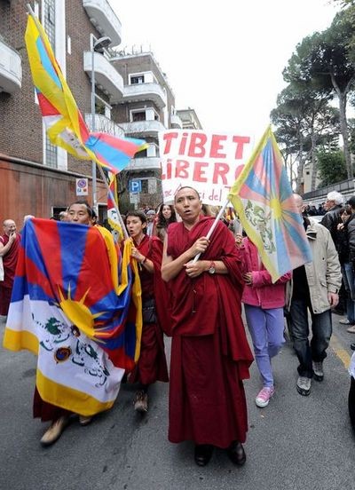 Рим (Италия). Акция протеста против подавления тибетцев китайской компартией. Фото: ILIPPO MONTEFORTE/AFP/Getty Image