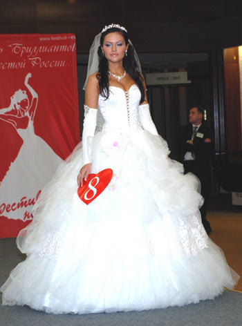 Светлана Панасенко - «Бриллиантовая невеста Краснодара - 2007». Фото: Юлия Цигун/Великая Эпоха 