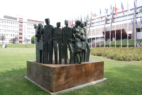 Памятник защите прав человека. Фото:Лора ЛАРСИА/Великая Эпоха