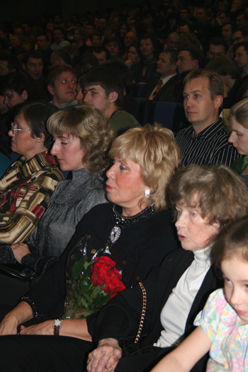 Концерт Бориса Гребенщикова. Родные и близкие в первом ряду. Фото: Щеткина Оксана /Великая Эпоха