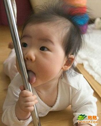 Малыши исследуют мир. Фото с secretchina.com