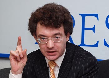 Александр Саверский: «БАДы не должны позиционироваться в массовом сознании как лекарственные препараты, потому что они таковыми не являются». Фото: Юлия Цигун/Великая Эпоха Александр Саверский: «БАДы не должны позиционироваться в массовом сознании как лекарственные препараты, потому что они таковыми не являются». Фото: Юлия Цигун/Великая Эпоха