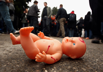 Гражданские выступления перед зданием суда. Фото: Miguel Villagran /Getty Images