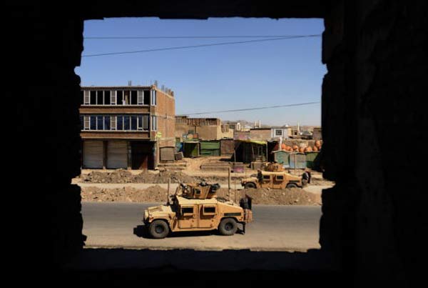 День голосование на выборах главы государства. Фото: Paula Bronstein, PEDRO UGARTE, MASSOUD HOSSAINI/Getty Images День голосование на выборах главы государства. Фото: Paula Bronstein, PEDRO UGARTE, MASSOUD HOSSAINI/Getty Images