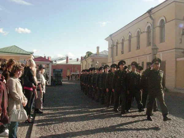 Торжественным маршем в память героя. Фото Дарья Полывянная /Великая Эпоха