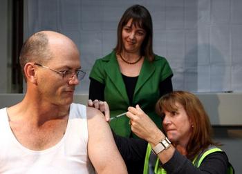 Прививки от свиного гриппа (H1N1 vaccine). Фото: Paul Kane/Getty Images