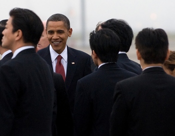 Это первый визит Обамы в качестве президента в азиатский регион. Фото: SAUL LOEB/AFP/Getty Images Это первый визит Обамы в качестве президента в азиатский регион. Фото: SAUL LOEB/AFP/Getty Images