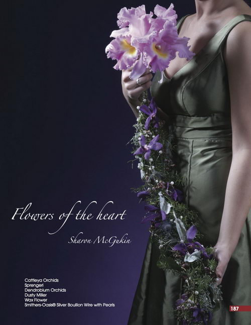 Элегантный вертикальный букет из орхидей Каттлея. Фото: Дуглас МакГакин Элегантный вертикальный букет из орхидей Каттлея. Фото: Дуглас МакГакин