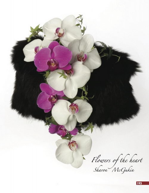 Букет-муфта из орхидей Фаленопсис. Фото: Дуглас МакГакин Букет-муфта из орхидей Фаленопсис. Фото: Дуглас МакГакин