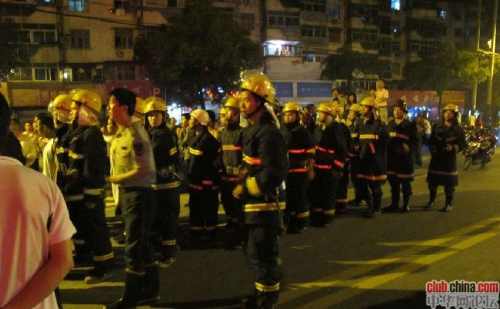Многотысячная акция протеста против произвола чиновника. Провинция Аньхой. Фото с epochtimes.com