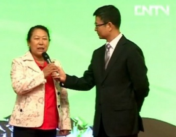 Кадр из программы &laquo;Ищем самого образцового партийца в селе&raquo;, премьера которой состоялась 13 июня. Фото с сайта theepochtimes.com