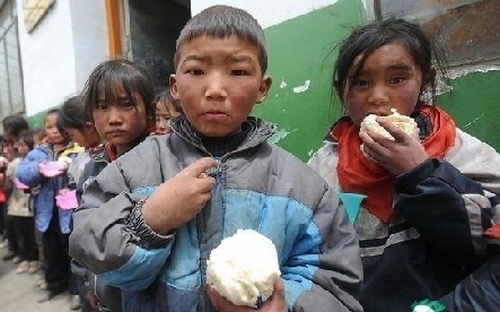 Школьники бедных районов Китая. 2011 год. Фото с epochtimes.com