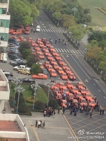 Забастовка таксистов. Город Сватоу провинции Гуандун. Март 2012 год. Фото с epochtimes.com Забастовка таксистов. Город Сватоу провинции Гуандун. Март 2012 год. Фото с epochtimes.com