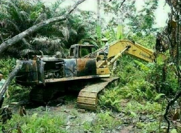 Зачистка китайских нелегалов в Гане. Июнь 2013 года. Фото с molihua.org