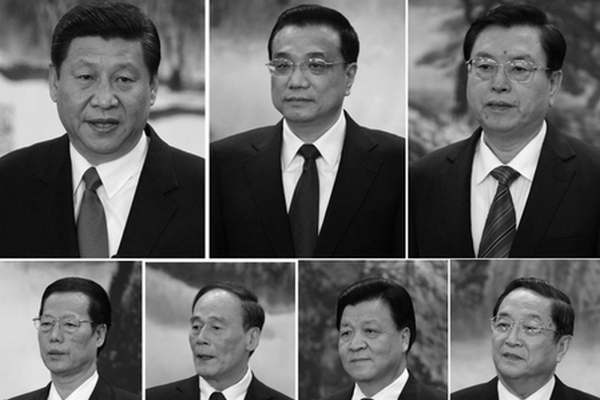 Новые члены постоянного комитета политбюро ЦК КПК (слева направо, сверху вниз): Си Цзиньпин, Ли Кэцян, Чжан Дэцзян, Чжан Гаоли, Ван Цишань, Лю Юньшань, Юй Чжэншэн. Фото: Mark RALSTON/AFP