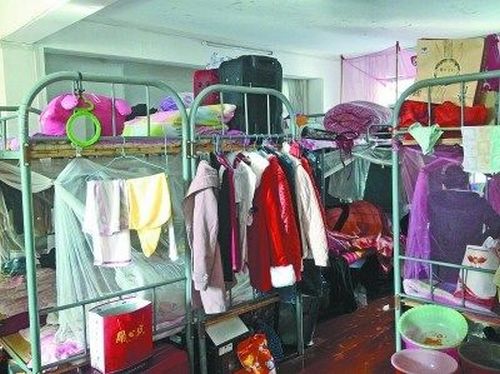 Общежитие, в котором на человека приходится по 3 квадратных метра жилплощади. Город Ухань провинции Хубэй. Фото с baike.baidu.com