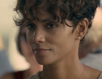 «Заклинательница акул». Холли Берри в фильме «Заклинательница акул». Фото с сайта kino-teatr.ru