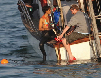 «Заклинательница акул». Кадр из фильма. Фото с сайта kino-teatr.ru