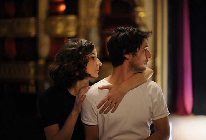 «Твоя рука в моей руке». Валери Лемерсье и Джереми Элькайм в фильме «Твоя рука в моей руке». Фото с сайта kino-teatr.ru