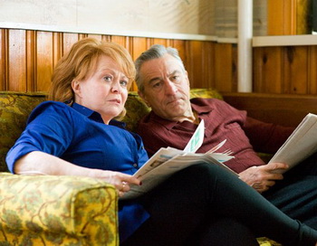 «Мой парень — псих». Джеки Уивер и Роберт Де Ниро в фильме «Мой парень — псих». Фото с сайта kino-teatr.ru «Мой парень — псих». Джеки Уивер и Роберт Де Ниро в фильме «Мой парень — псих». Фото с сайта kino-teatr.ru