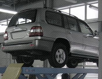 Только качественное оборудование для автосервиса позволит Вам своевременно выполнить цикл технического обслуживания и сохранить превосходное качество автомобилей клиентов. Фото: kremit.ru