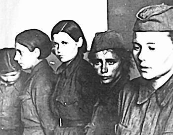 Женщины-военнослужащие в немецком плену. Фото из книги Женщины-военнослужащие в немецком плену. Фото из книги