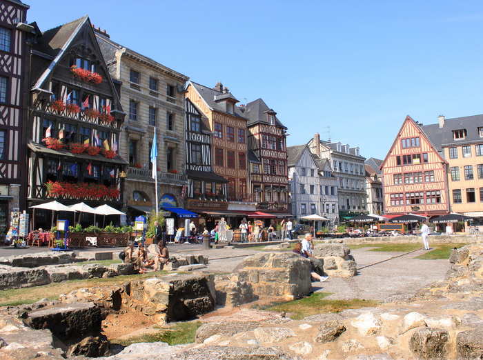 Руан. Площадь Вью Марше. Здесь построен собор в честь Жанны дАрк. Фото: Ирина Рудская/Великая Эпоха (The Epoch Times)