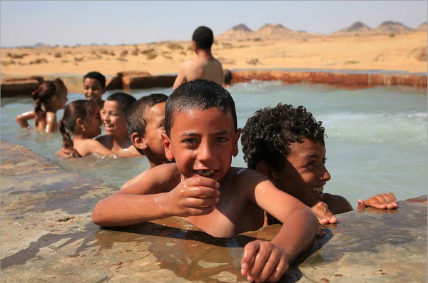 Местный «плавательный бассейн» в Эль Бахарая. Фото Yaira Yasmin/The Epoch Times