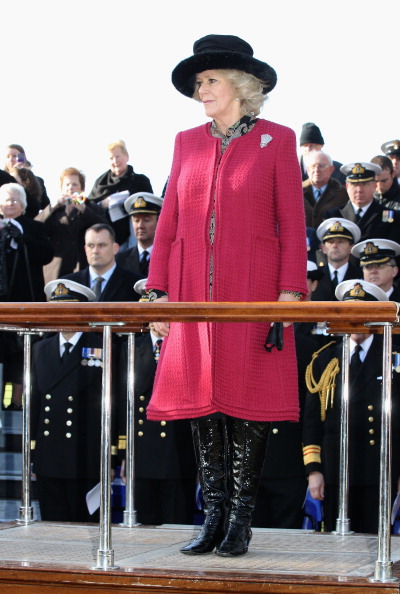 Герцогиня Корнуолльская Камилла лично вручила медали медперсоналу Королевского ВМФ Великобритании. Фото: Julian Simmonds - WPA Pool/Getty Images