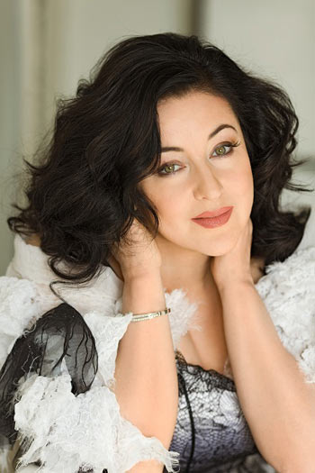 Тамара Гвердцители. Фото предоставлено пресс-службой группы Группа Би-2 Тамара Гвердцители. Фото предоставлено пресс-службой группы Группа Би-2