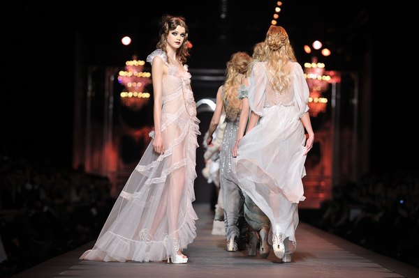 Осень-зима 2011-2012: коллекция Christian Dior, 4 марта 2011, Париж, Франция