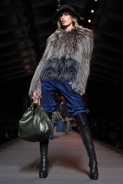 Осень-зима 2011-2012: коллекция Christian Dior, 4 марта 2011, Париж, Франция.