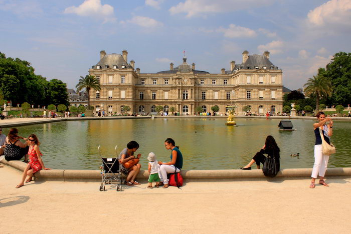 Здание Сената в Люксембургском саду. Фото: Ирина Рудская/Великая Эпоха (The Epoch Times) Здание Сената в Люксембургском саду. Фото: Ирина Рудская/Великая Эпоха (The Epoch Times)