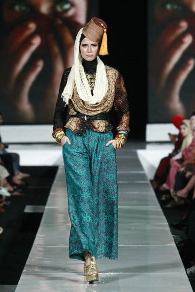 Неделя моды 2010 в Джакарте. Коллекции индонезийских дизайнеров Неделя моды 2010 в Джакарте. Коллекции индонезийских дизайнеров