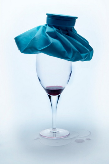 Говоря научным языком, похмелье &ndash; это состояние, возникающее через некоторое время после употребления алкоголя и развития среднего и тяжёлого опьянения. Фото: Vito Aluia/Getty Images