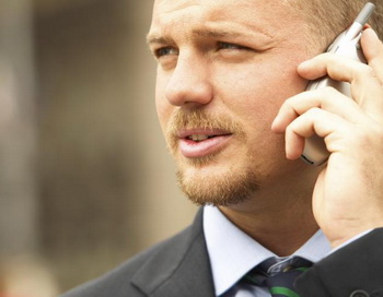 Сведите до минимума использование сотового телефона. Фото с сайта Photos.com Сведите до минимума использование сотового телефона. Фото с сайта Photos.com