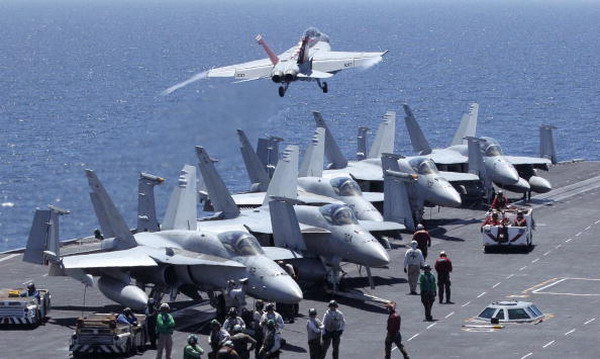 ВМС и ВВС США и Южной Кореи проводят совместные учения в Японском море. Фото:Song Kyung-Seok-pool/Getty Images