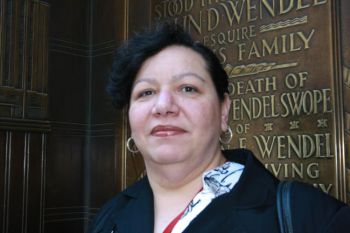 Бруклин, Нью-Йорк, U.S.A. Эльба Васкес, 50, Заместитель президента Банка