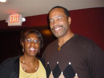 Госпожа Эванс и г-н Дитджес на представлении Shen Yun, 31 декабря в гражданском театре Сан-Диего. Фото: Джейн Лин /Великая Эпоха