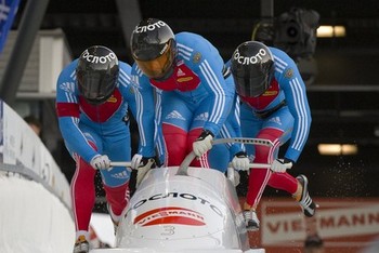 Российские бобслеисты одержали двойную победу на этапе Кубка мира в Уистлере  Читать полностью: https://www.gazeta.ru/